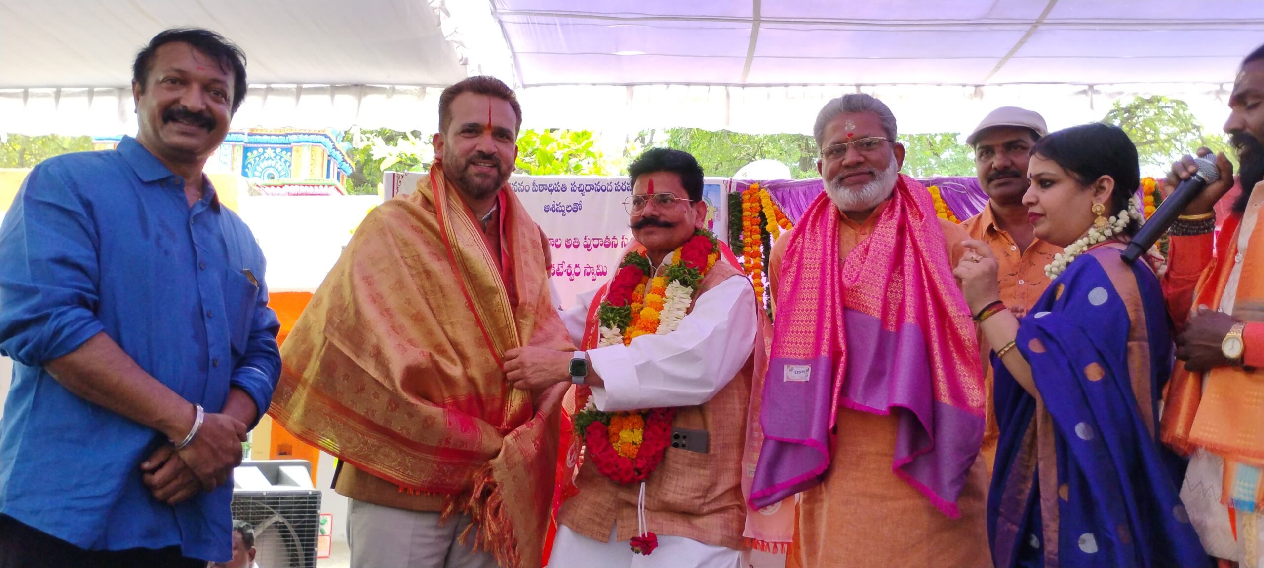 Divine Chants Unite 2000 Devotees: Vishnu Sahasranama Parayanam at Ancient Palaknuma Temple